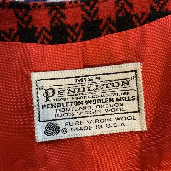 Miss Pendleton EUC wool red and black houndstooth blazer 8 - Picture 4 of 6